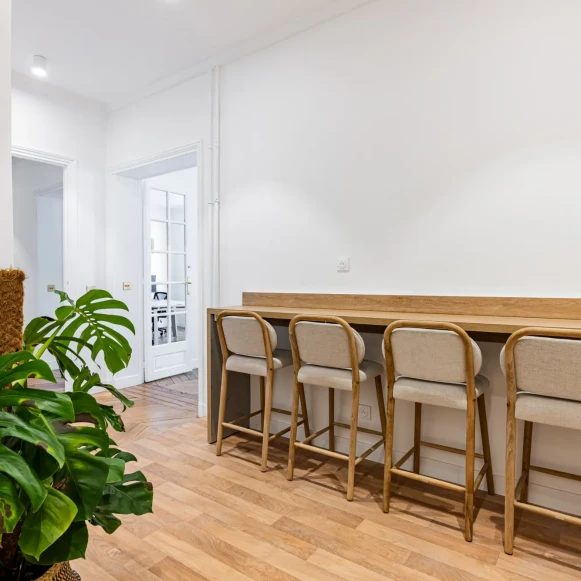 Espace indépendant 112 m² 16 postes Location bureau Rue Michel Ange Paris 75016 - photo 11