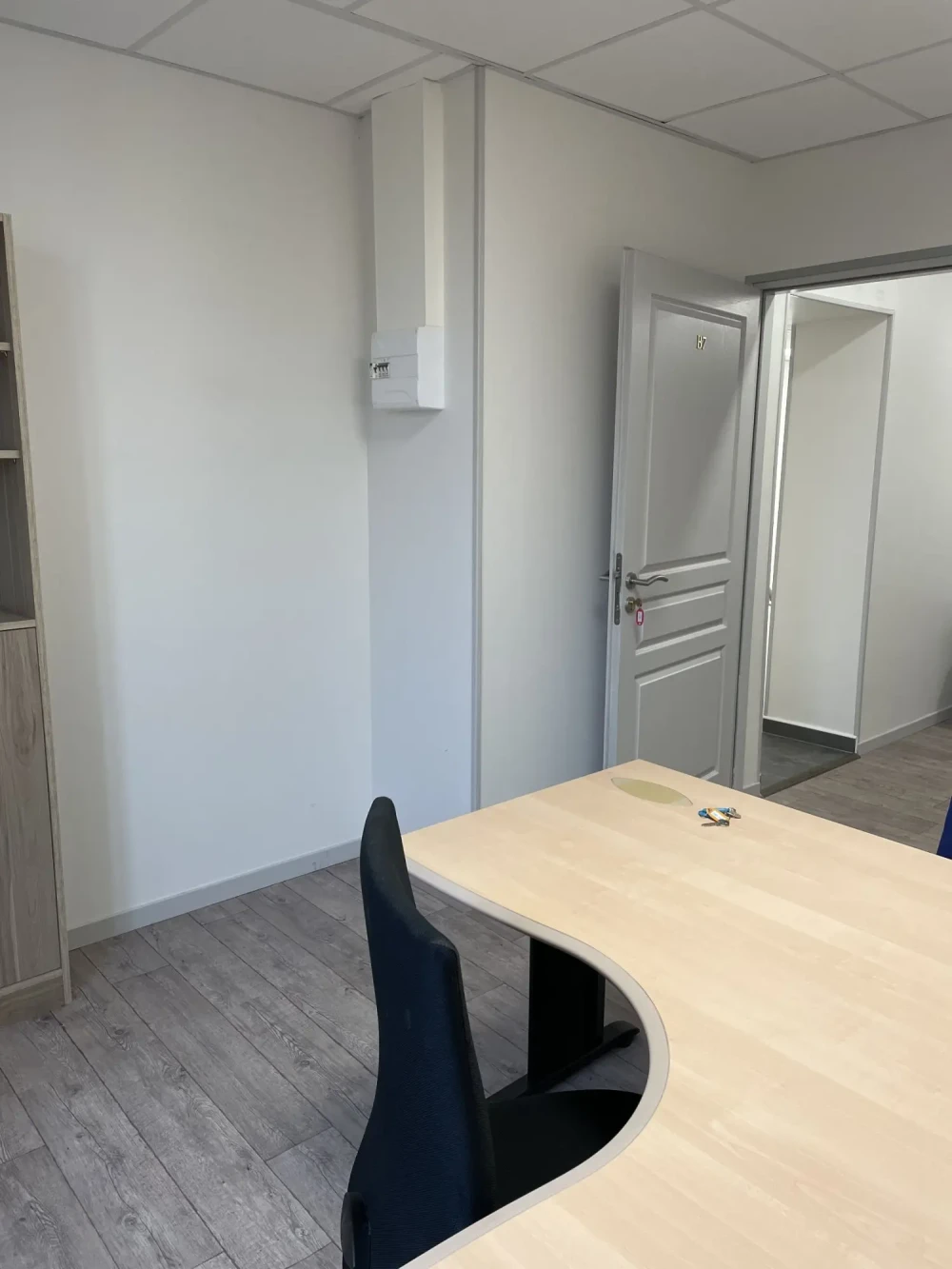 Bureau privé - 89000 - 1 poste - 300€