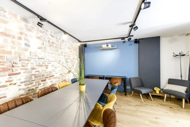 Espace indépendant - 75011 - 8 postes - 3490€
