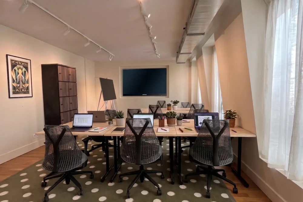 Bureau privé - 75009 - 10 postes - 7700€
