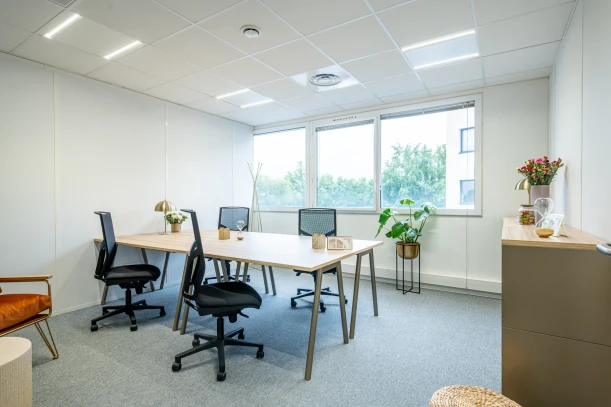 Bureau privé - 35170 - 4 postes - 982€