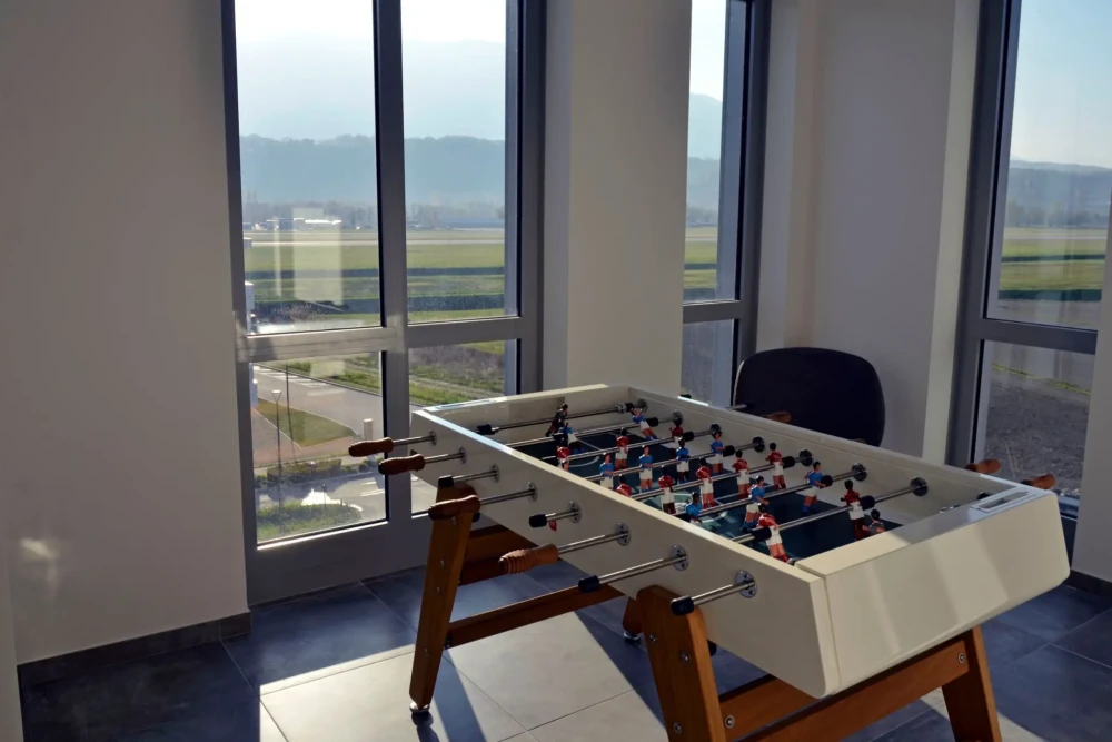 Open Space - 73290 - 4 postes - 325€