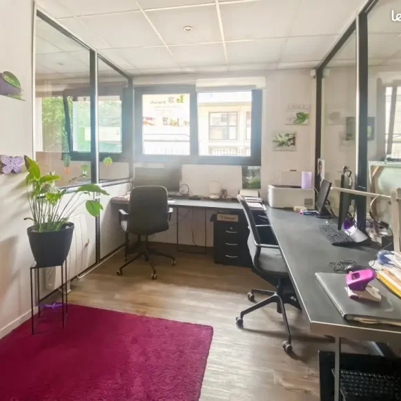 Bureau privé 9 m² 3 postes Location bureau Rue Paul-Belmondo Paris 75012 - photo 1