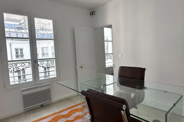 Bureau privé - 75002 - 4 postes - 900€