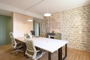 Bureau privé - 25000 - 4 postes - 890€