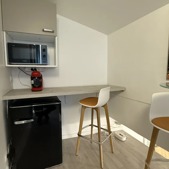 Espace indépendant 40 m² 8 postes Location bureau Rue Carnot Suresnes 92150 - photo 4