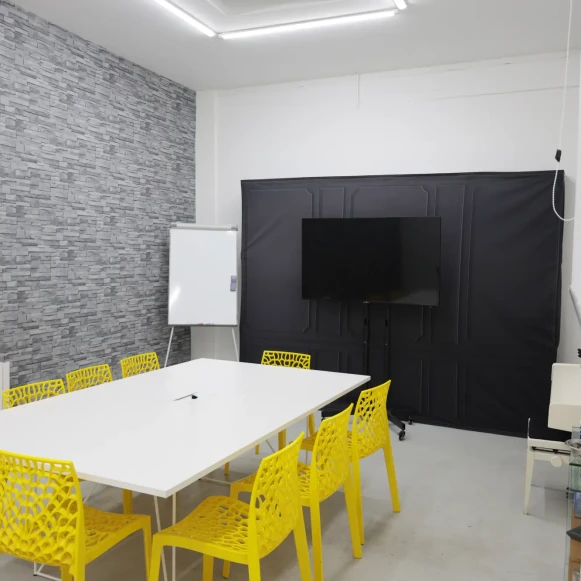 Bureau privé 25 m² 7 postes Location bureau Rue Saint-Martin Paris 75003 - photo 1