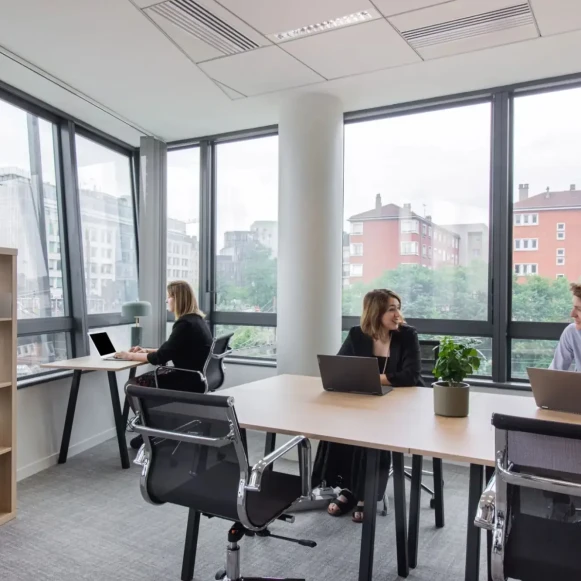 Bureau privé 18 m² 5 postes Coworking Rue Rouget de Lisle Suresnes 92150 - photo 10