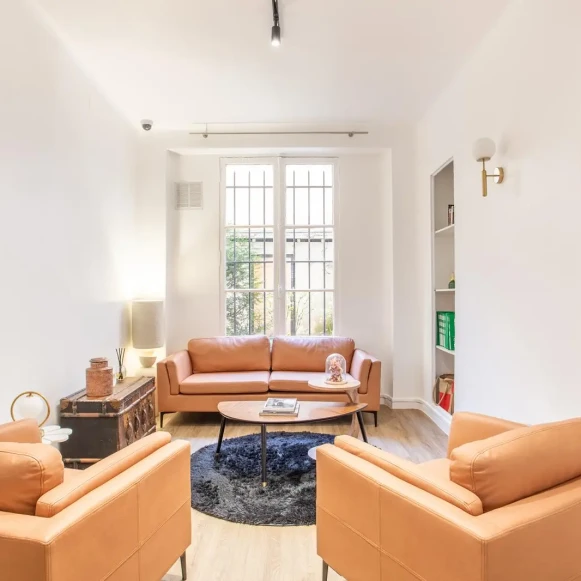 Bureau privé 20 m² 4 postes Location bureau Rue Cassette Paris 75006 - photo 1