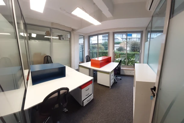 Bureau privé - 92100 - 4 postes - 1455€