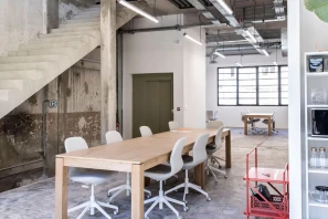 Open Space - 13007 - 15 postes - 300€