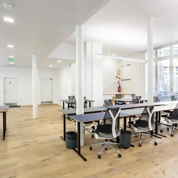 Bureau privé 19 m² 7 postes Location bureau Avenue de la République Paris 75011 - photo 3