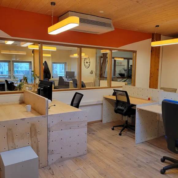 Open Space  5 postes Coworking Rue Cardinal La Rochelle 17000 - photo 1