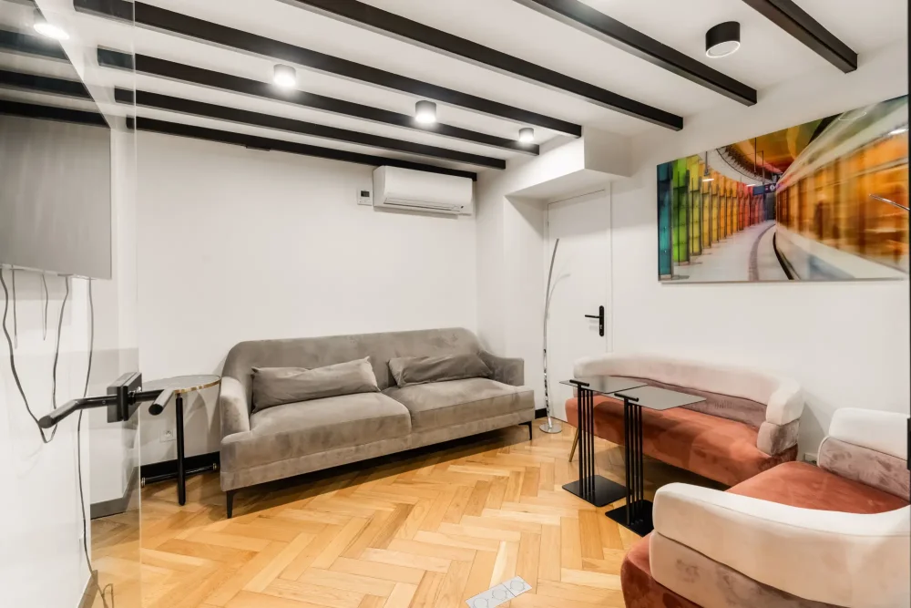 Espace indépendant - 75010 - 17 postes - 24780€