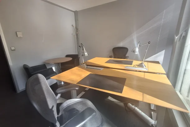 Bureau privé - 75008 - 3 postes - 1500€