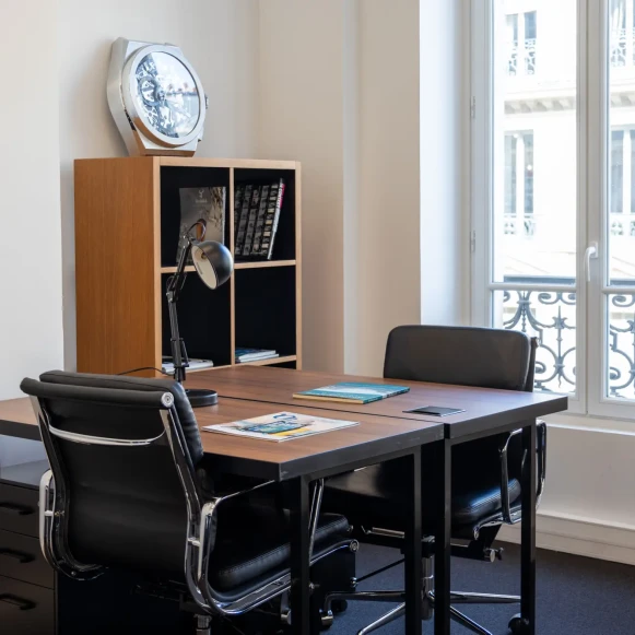 Bureau privé 36 m² 12 postes Coworking Rue du 4 septembre Paris 75002 - photo 2