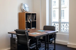 Bureau privé - 75002 - 3 postes - 2403€