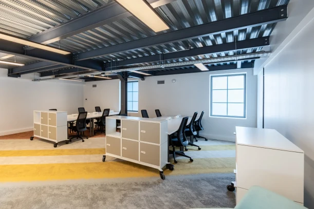 Bureau privé - 33000 - 16 postes - 4633.6€