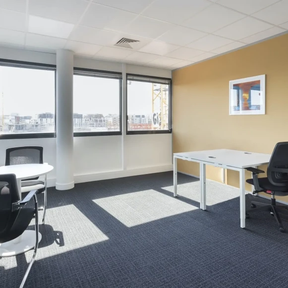 Bureau privé 15 m² 3 postes Location bureau Rue Crepet Lyon 69007 - photo 1