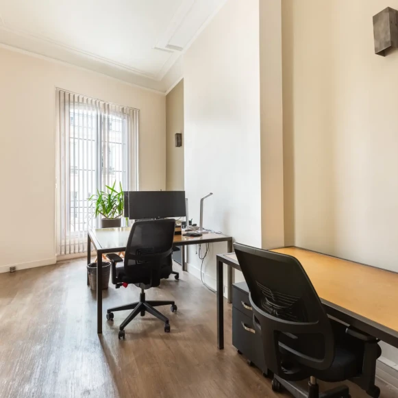 Espace indépendant 90 m² 16 postes Coworking Rue du Faubourg Montmartre Paris 75009 - photo 5