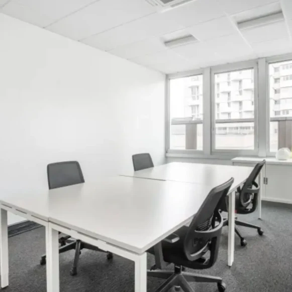 Bureau privé 24 m² 6 postes Coworking Rue d'Isly Rennes 35000 - photo 2