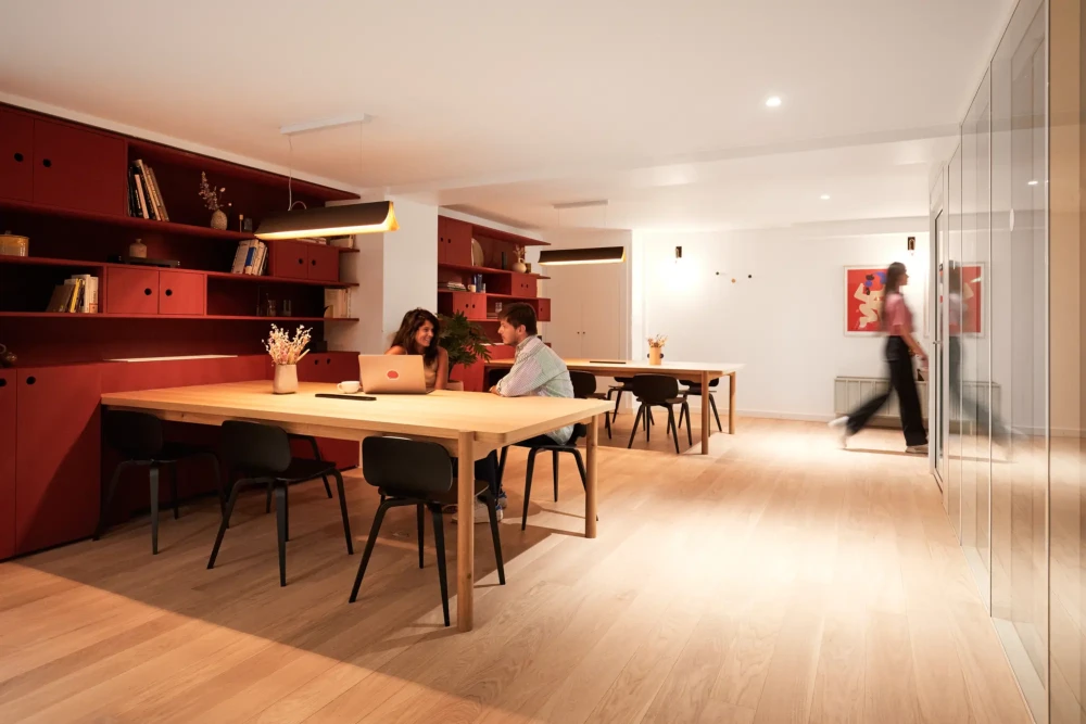 Open Space - 75007 - 4 postes - 350€
