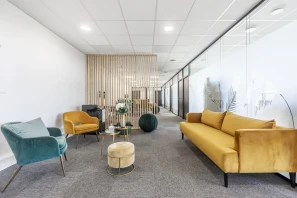 Bureau privé - 49800 - 2 postes - 723€