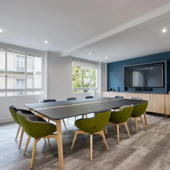 Bureau privé 50 m² 8 postes Location bureau Rue d'Artois Paris 75008 - photo 1