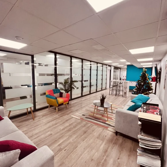 Open Space  10 postes Coworking Rue Royale Saint-Cloud 92210 - photo 1