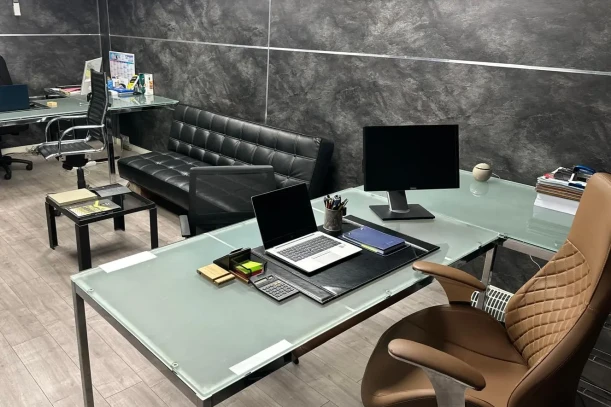 Bureau privé - 75008 - 7 postes - 3000€