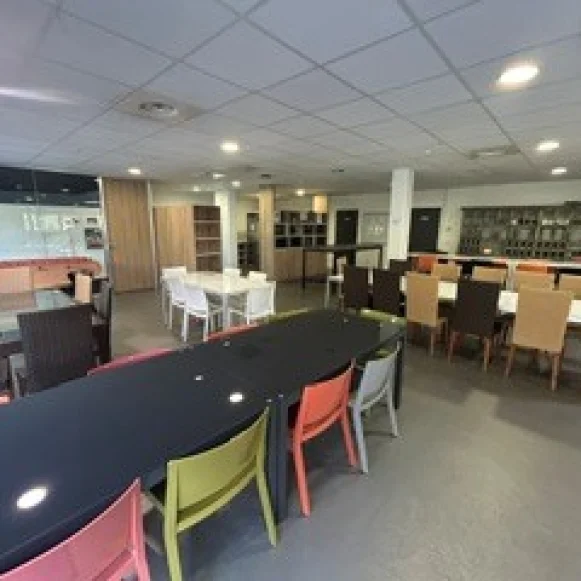 Bureau privé 130 m² 20 postes Coworking Rue de la tramontane Aix-en-Provence 13090 - photo 12