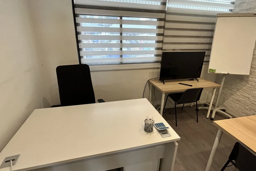 Bureau privé - 33560 - 3 postes - 260€