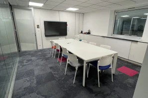 Bureau privé - 69006 - 4 postes - 1560€