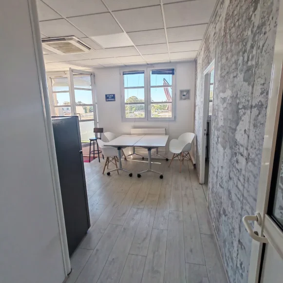 Bureau privé 11 m² 1 poste Location bureau Avenue Raspail Saint-Maur-des-Fossés 94100 - photo 4