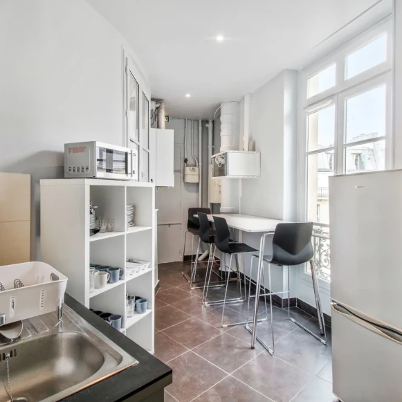 Bureau privé 30 m² 8 postes Coworking Rue la Fayette Paris 75009 - photo 3