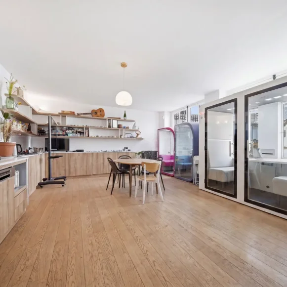 Espace indépendant 120 m² 18 postes Location bureau Rue du Rocher Paris 75008 - photo 2