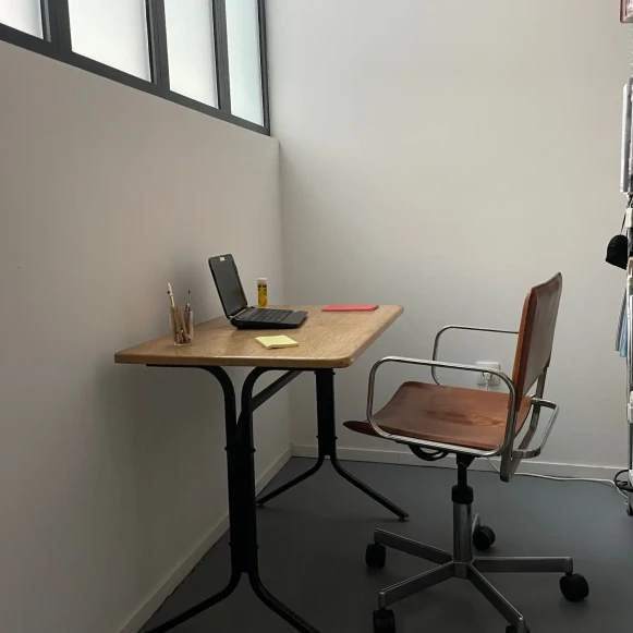 Bureau privé 20 m² 2 postes Location bureau Rue de Crimée Paris 75019 - photo 1