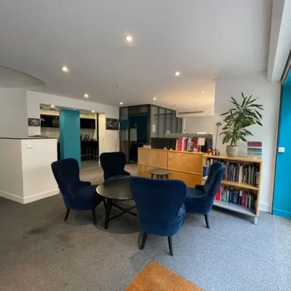 Open Space  4 postes Location bureau Cour des Petites Écuries Paris 75010 - photo 6