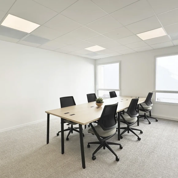 Bureau privé 21 m² 6 postes Location bureau Rue Ordener Paris 75018 - photo 1