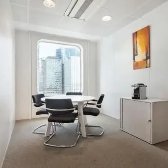 Bureau privé 16 m² 4 postes Coworking Place de la Pyramide Paris 92800 - photo 2