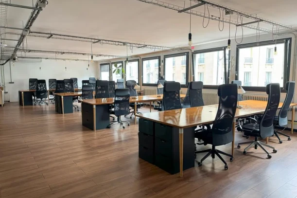 Open Space - 75017 - 26 postes - 450€