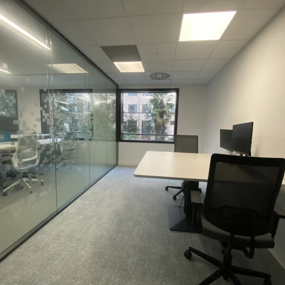 Open Space  30 postes Coworking Avenue de l'Arche Courbevoie 92400 - photo 9