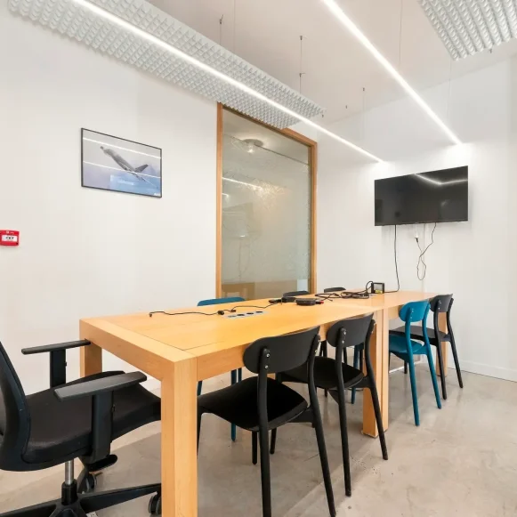 Espace indépendant 299 m² 50 postes Location bureau Rue Doudeauville Paris 75018 - photo 4