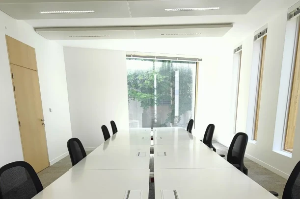 Bureau privé - 93500 - 6 postes - 2052€