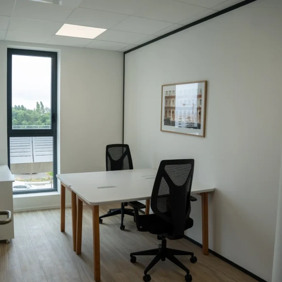 Bureau privé 8 m² 1 poste Coworking Avenue des Champs Blancs Cesson-Sévigné 35510 - photo 1