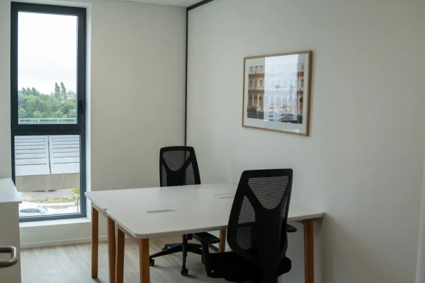 Bureau privé - 35510 - 2 postes - 558.6€