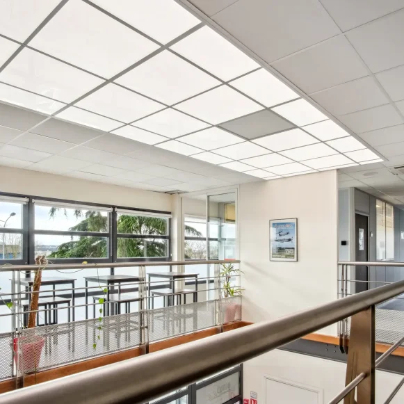 Espace indépendant 15 m² 6 postes Location bureau Rue Pascal Meaux 77100 - photo 6