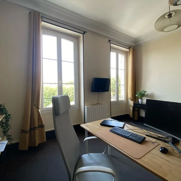 Bureau privé 24 m² 1 poste Location bureau Avenue Port Mahon Charente-Maritime 17400 - photo 4