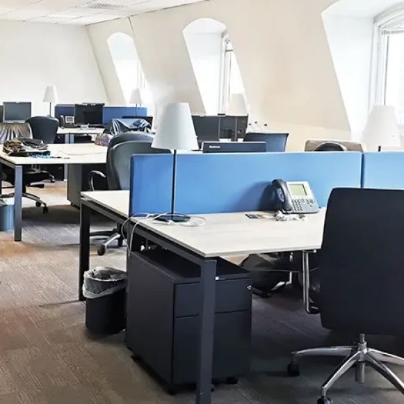 Bureau privé 35 m² 4 postes Coworking Avenue Charles de Gaulle Neuilly-sur-Seine 92200 - photo 6