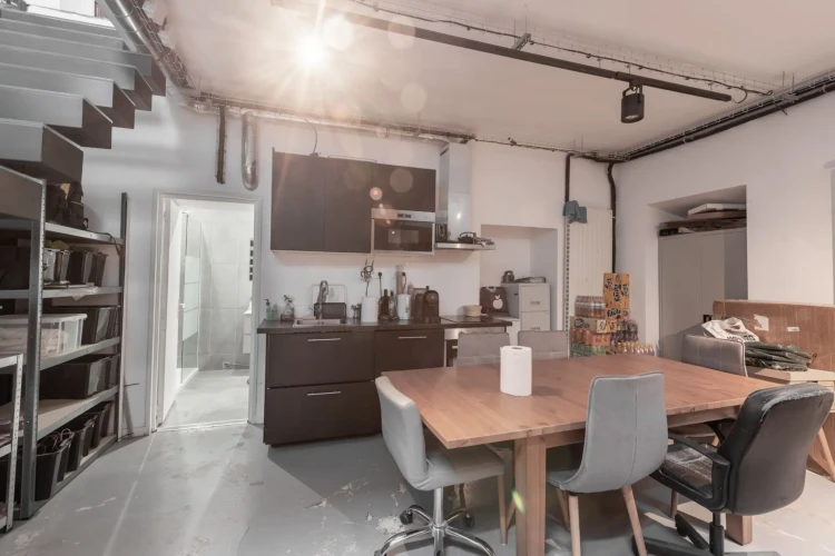 Espace indépendant - 75010 - 20 postes - 4500€